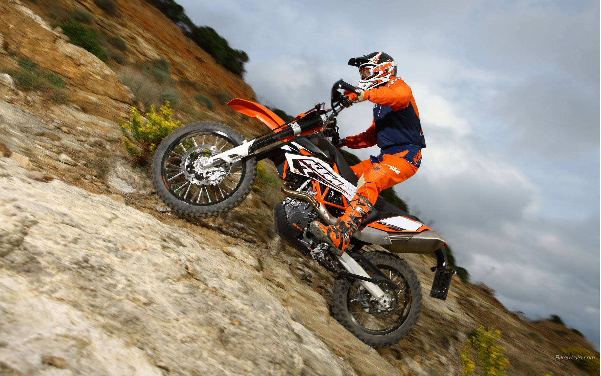 149172_ktm_offroad_690-enduro-r_2009_1920x1200_(www.GdeFon.ru)